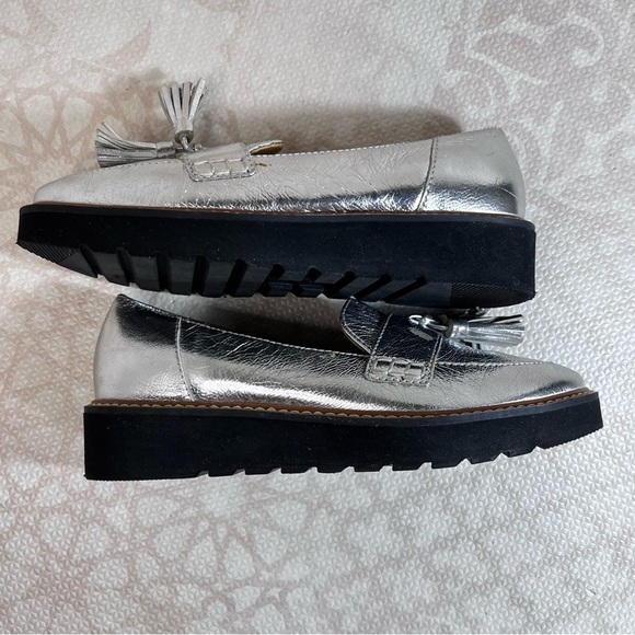 Naturalizer Metallic Silver Tassel August Loafers Preppy Slip-on Women’s Shoe - Picture 8 of 12